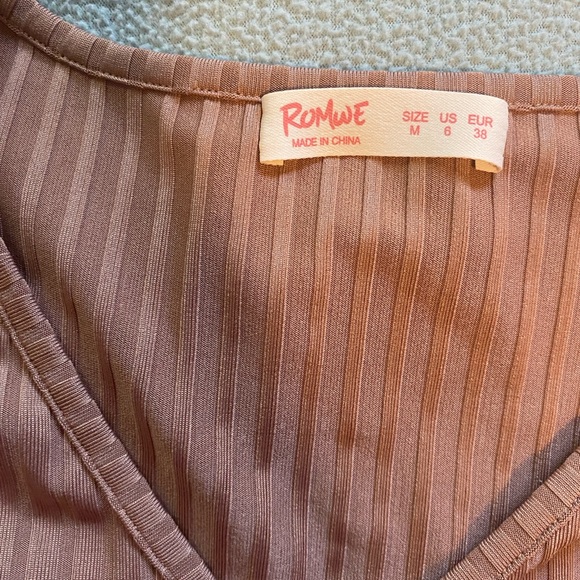 Brown Ribbed Crop Tank - Picture 4 of 7